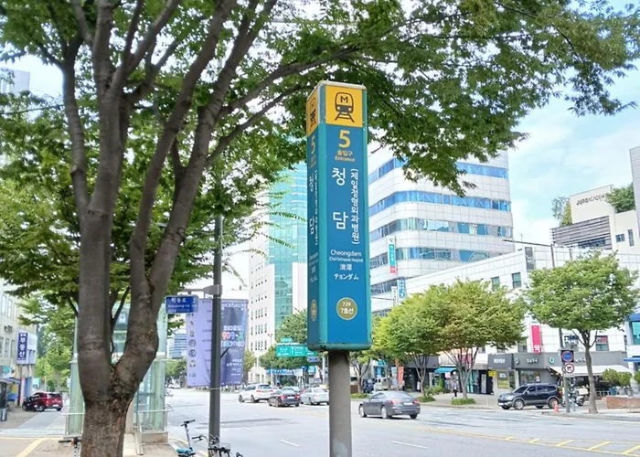 Cheongdam Station Anuk House